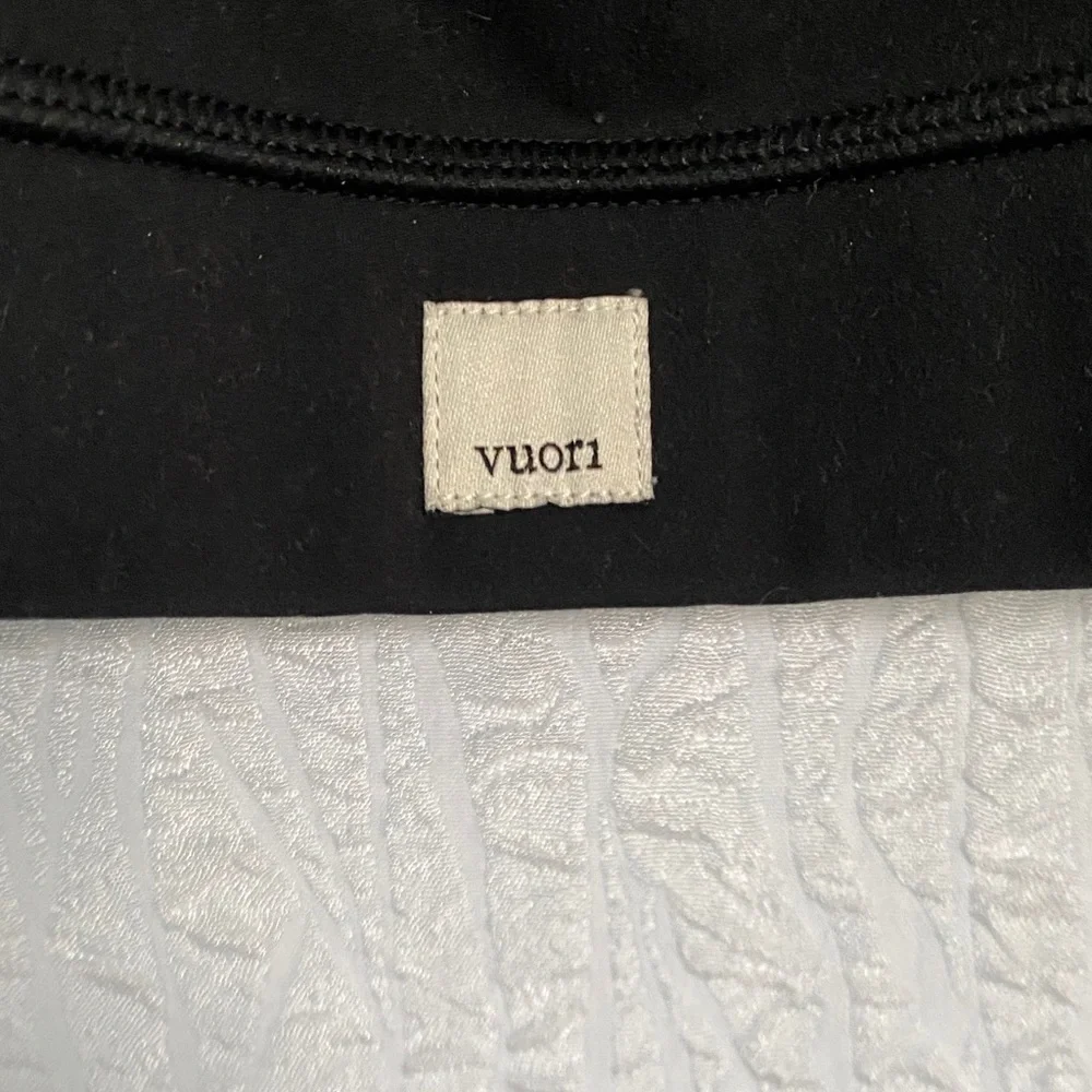 Vuori Black Mind Set Strappy Sports Bra - Picture 6 of 9